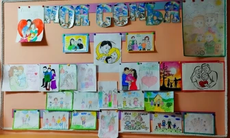 Выставка рисунков « Моя семья-моё богатство» Выставка рисунков « Моя семья-моё богатство».